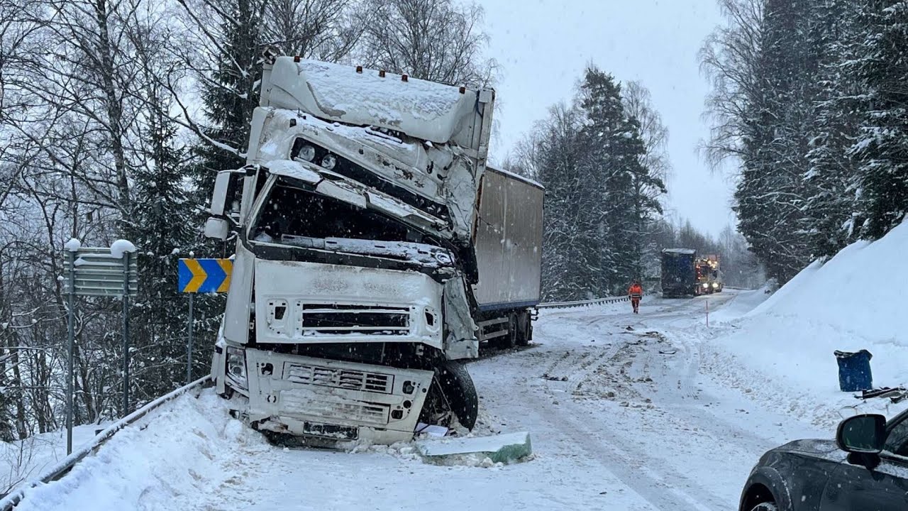 #446  Winter Truck Driving in Sweden 