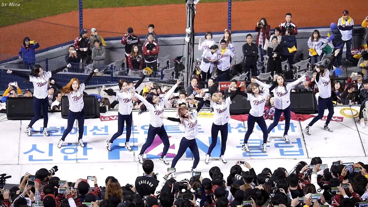 161025 트와이스 (TWICE) Cheer Up (치어 업) [전체] 직캠 Fancam (잠실야구장) by Mera