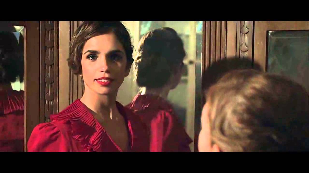 Un dios prohibido Trailer