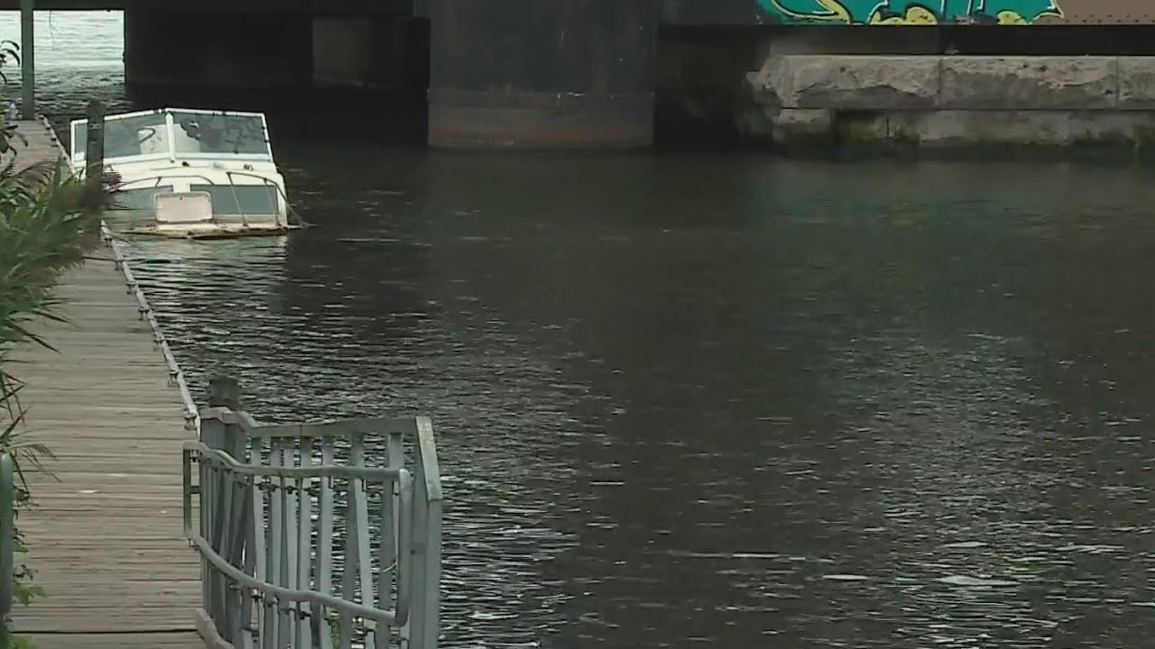 Divers locate over 90 cars in Chicago River amid renewed search for couple who disappeared in 1970