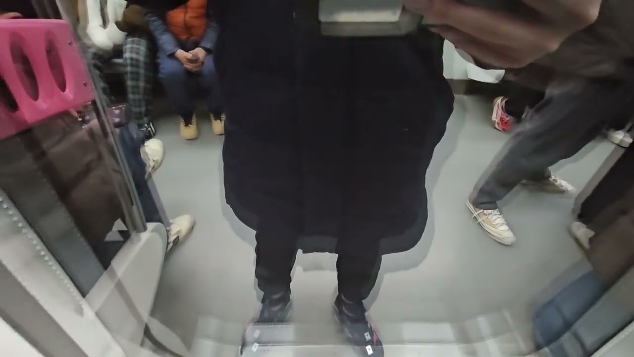 Line 6 (Chongqing) - Unknown rolling stock ride from Hongtudi to Grand Theater