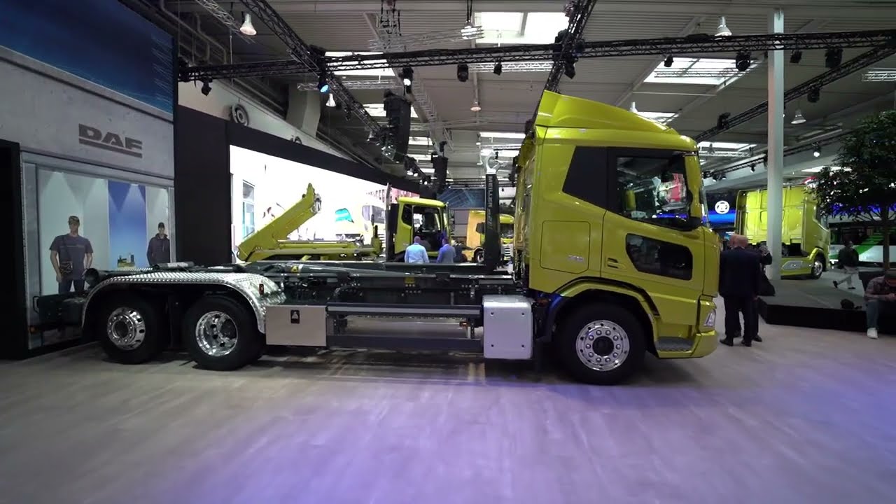 DAF XD 370 cargo truck 2023