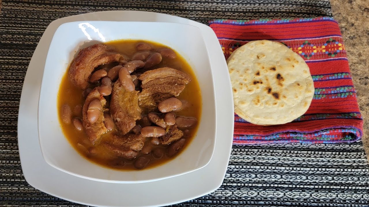 Como hacer Frijoles Con Chicharrón 