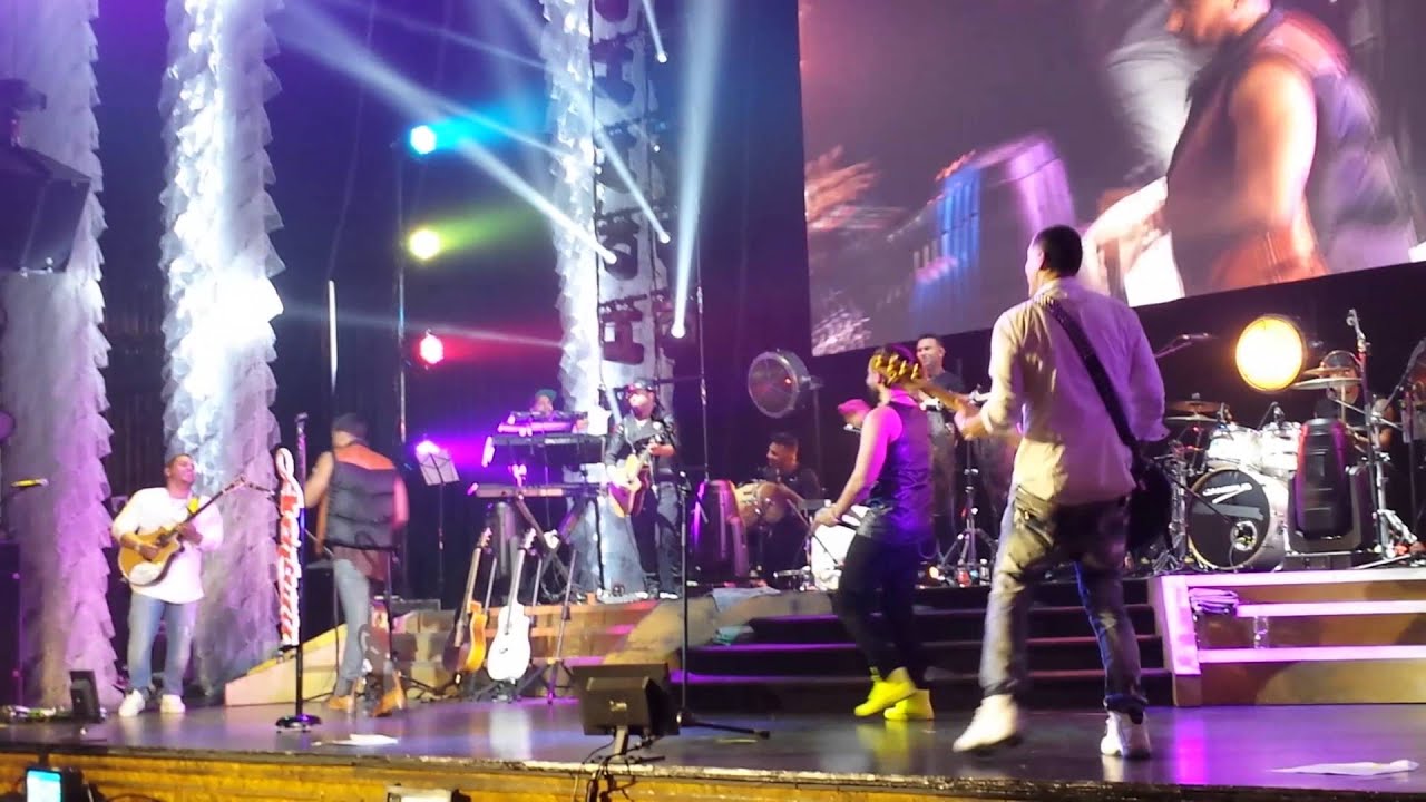 Aventura - Mujeriego Live