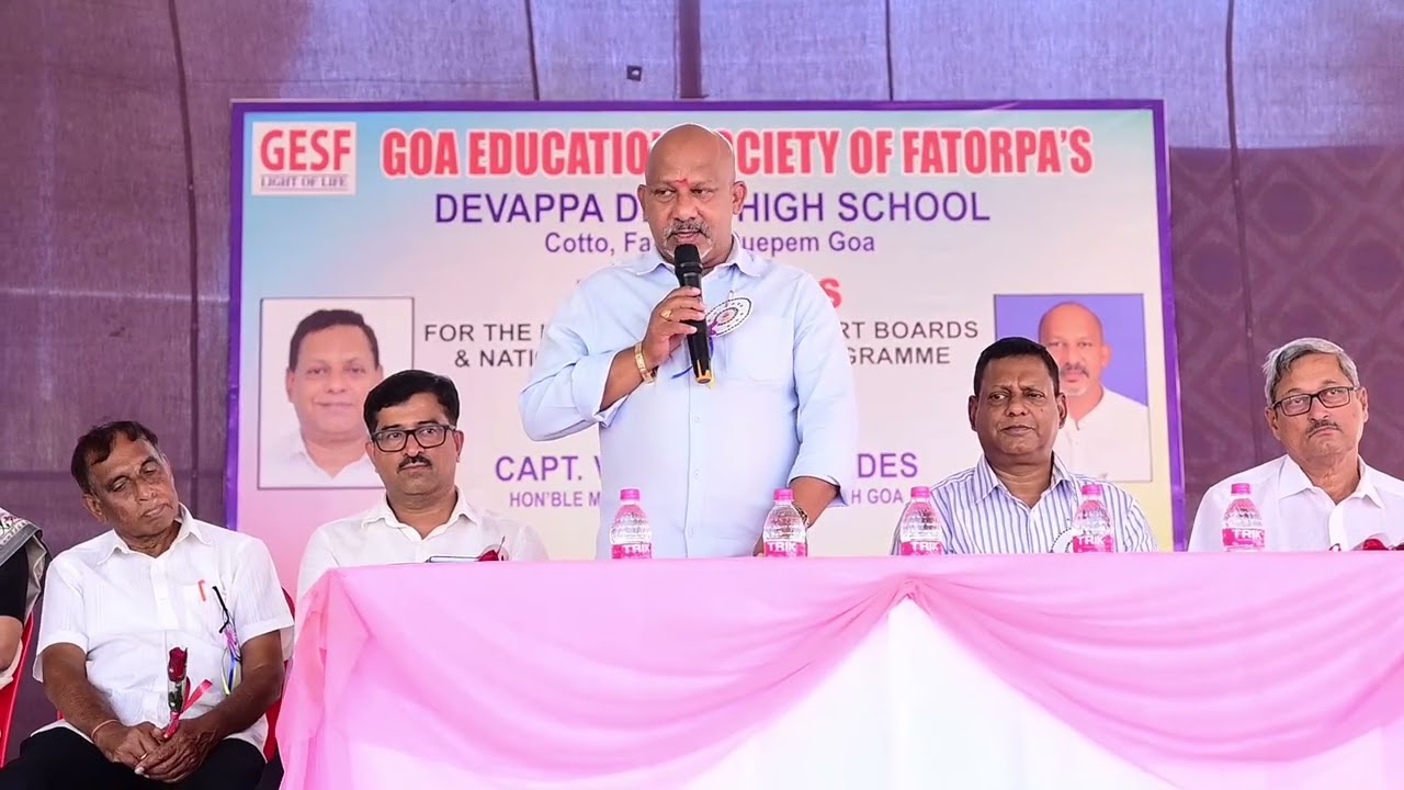 Goan Reporter::: MP Viriato donate Smart Boards to Devappa Desai HS in Quepem, MLA Altone present