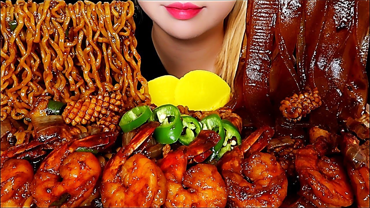 ASMR Mukbang SEAFOOD JJAJANGMYEON (black bean noodles) WIDE GLASS NOODLES Eating sounds
