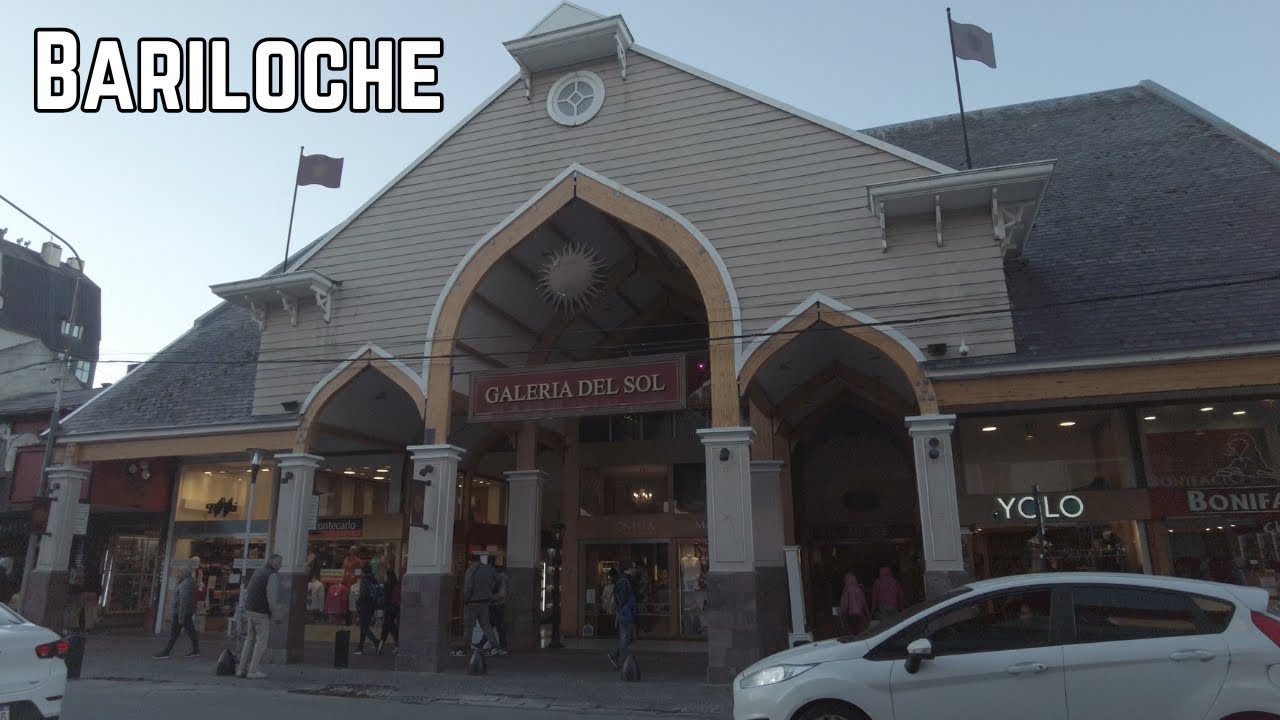 Strolling Through Galería del Sol: A Hidden Shopping Gem in Bariloche 🚶‍♂️🏔️