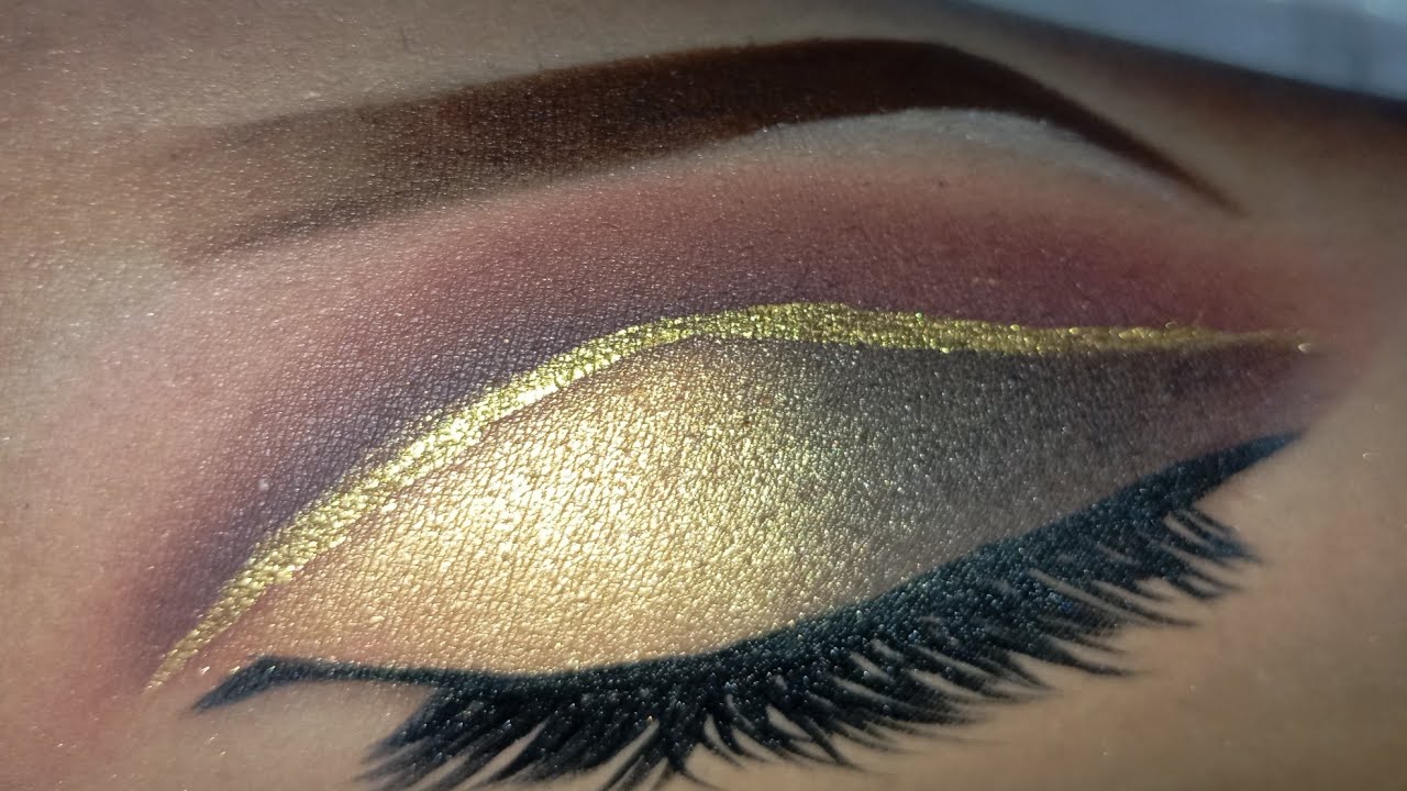 Eyeshadow look on my hand😍🙈