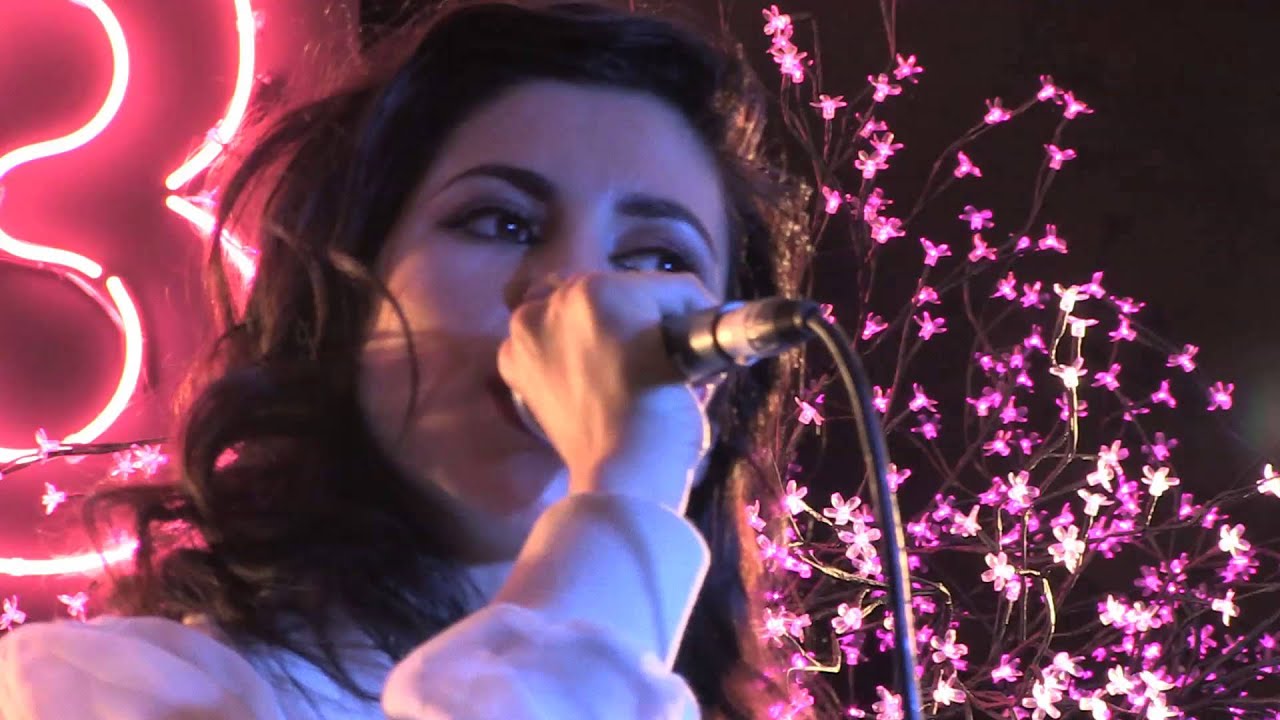 Marina & The Diamonds - 'Froot' (Live @ 363 Oxford Street)