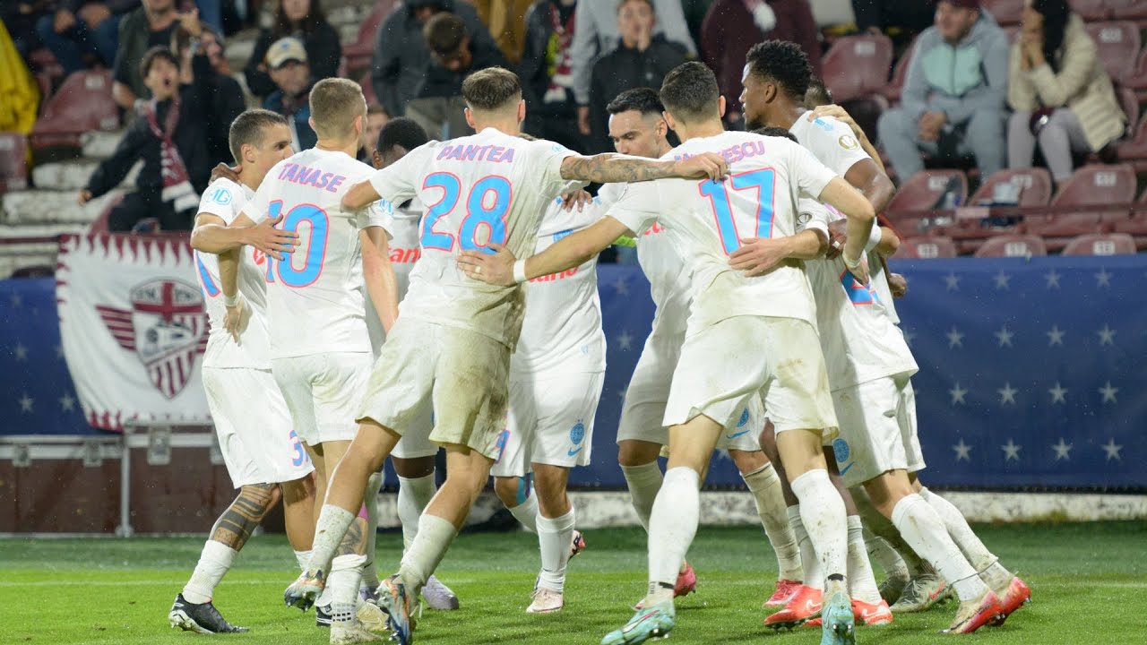 REZUMAT | CFR Cluj - FCSB 2-2. Meci cu multe faze controversate, campioana revine de două ori