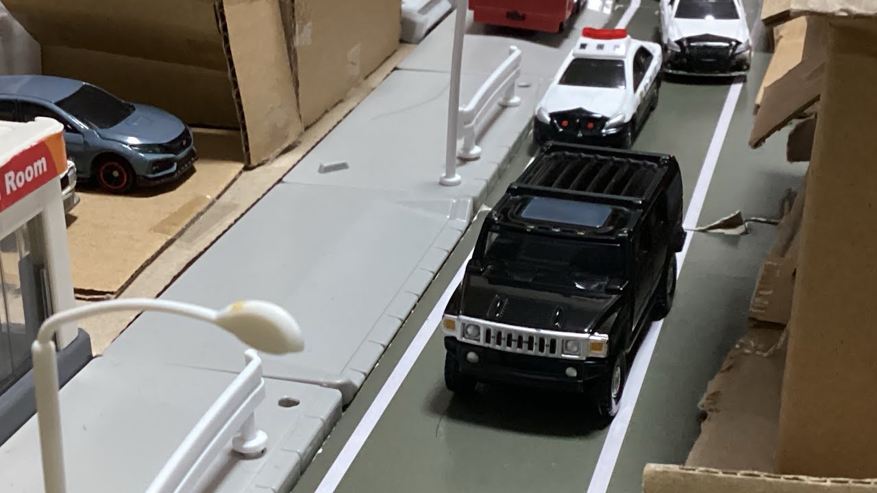 トミカこまどり　警察から逃げる強盗犯！/大事故カーチェイス/宝石店強盗犯