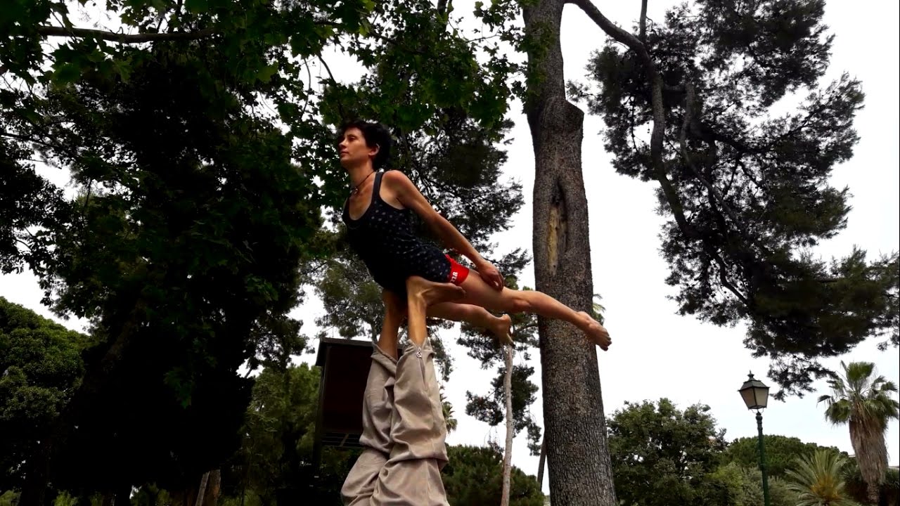 Acroyoga washing machine XVI. Trap door.