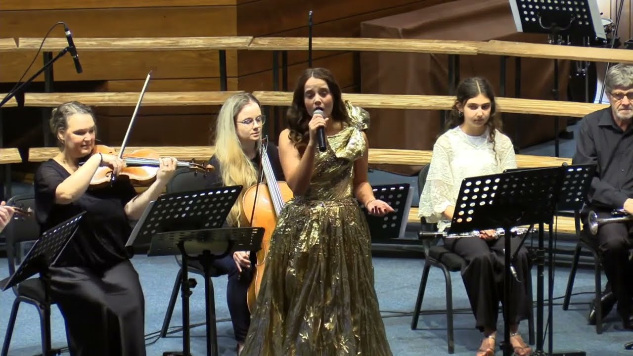 Amazing Grace  - Amira Willighagen (30-11-2025)