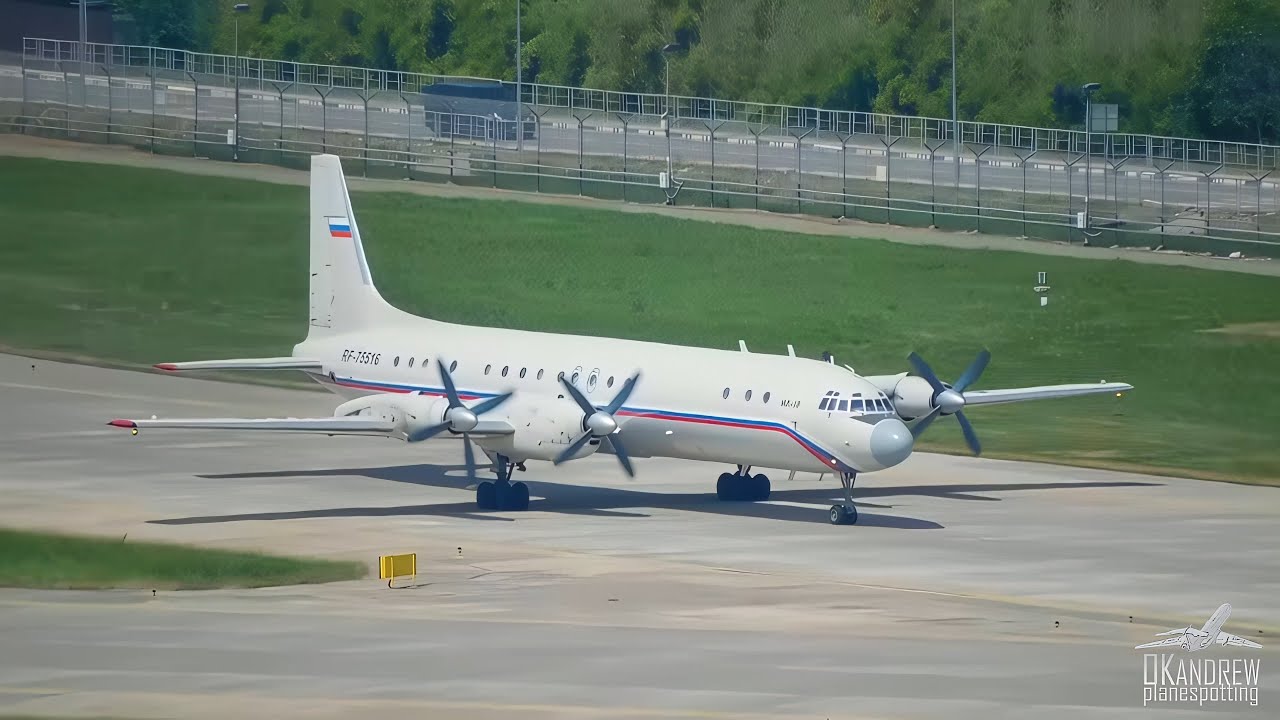 Самолет Ил-18 еще один дымный взлет легендарного деда. 59 лет борту.