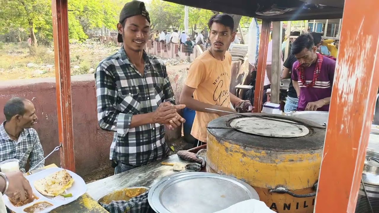छोले भटूरे मशहूर जयपुर के और थाली भीलगते हैं 😋#foodblogger #video #jaipur 