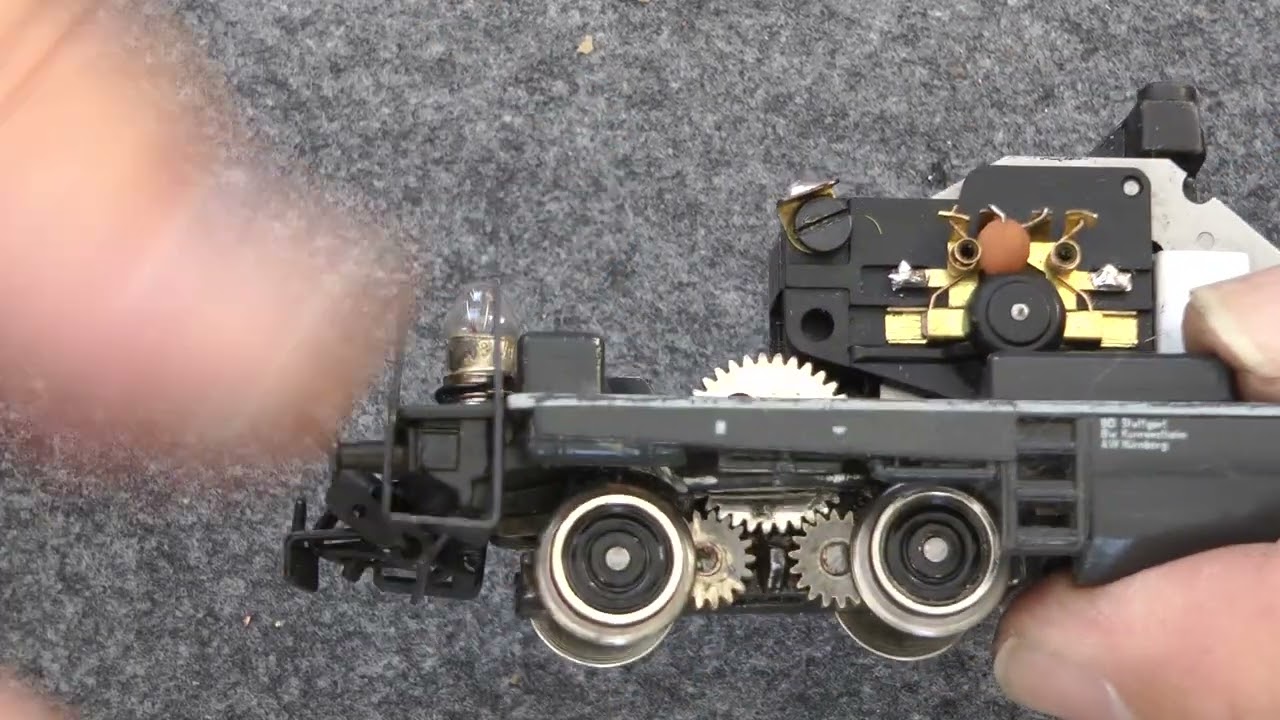 Wolfgangs Märklin Modellbahn Märklin V212 Blau Getriebe ausgeschlagen