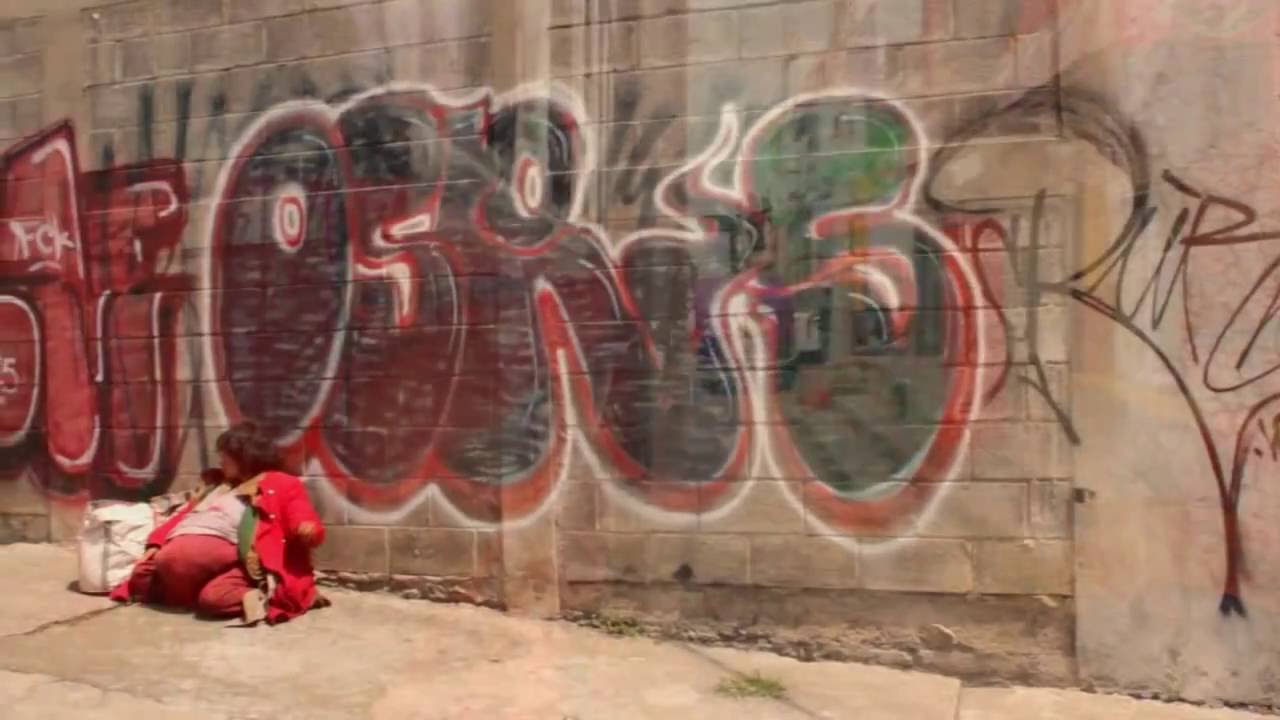 Vídeo Poesía Callejera ft Andrea Ayala - Un día más (Vídeo no oficial)