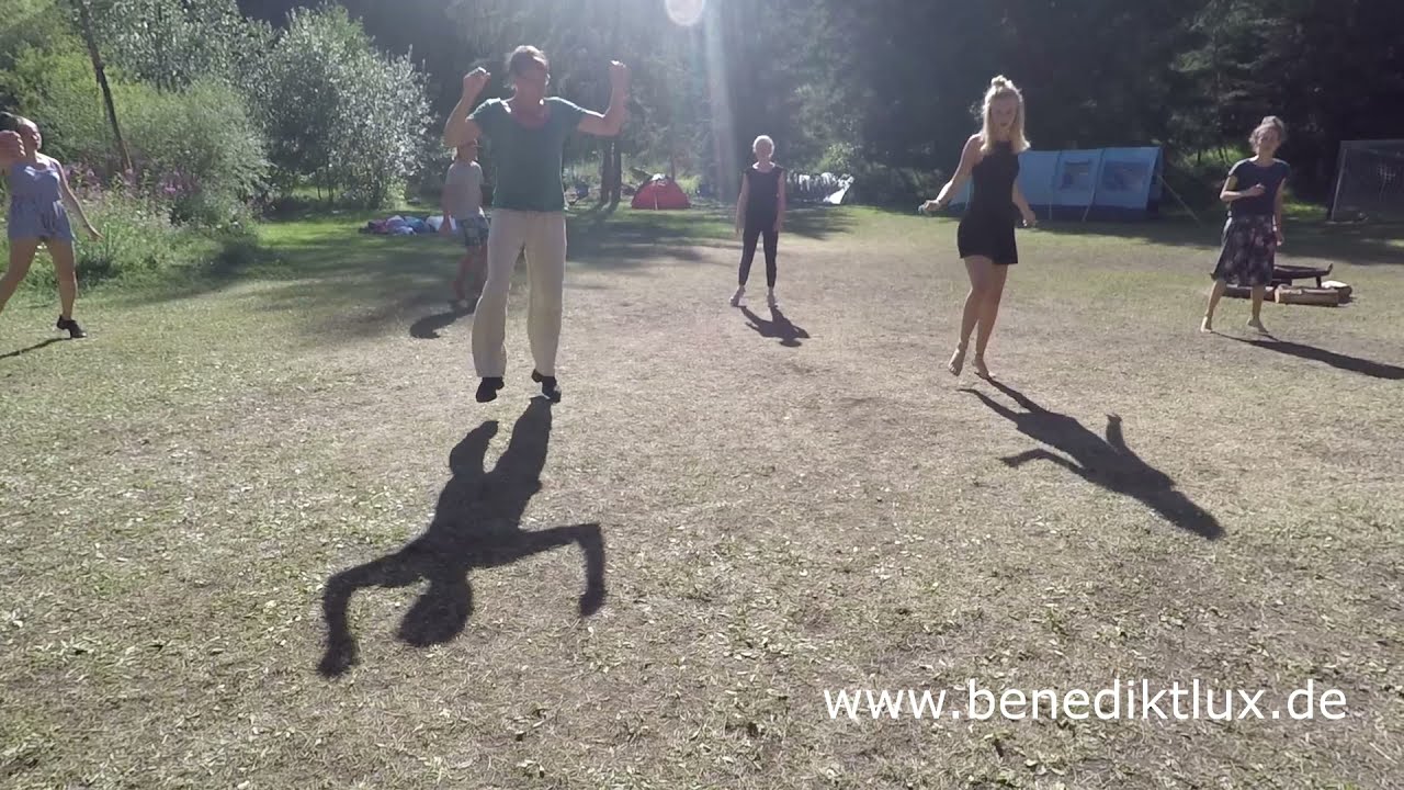 Tanzen mit Benedikt Lux - international Folkloretanz, Volkstanz, Kreistänze aus aller Welt