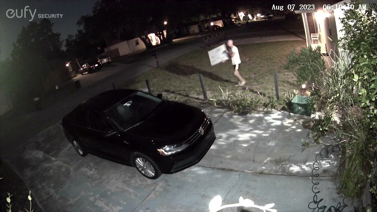 This is the  #stalker that lives next door, in the middle of the night. #pasco