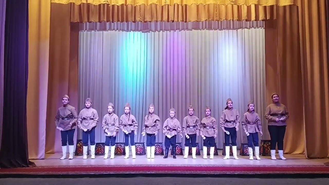 Образцовый ансамбль народных инструментов 