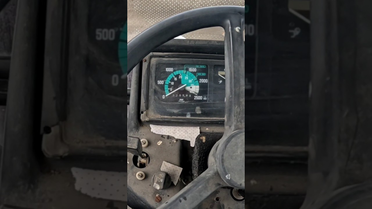 ZTS 18345 Martin Diesel ZF Power Shift ! W jakim stanie jest wnętrze ciągnika ?