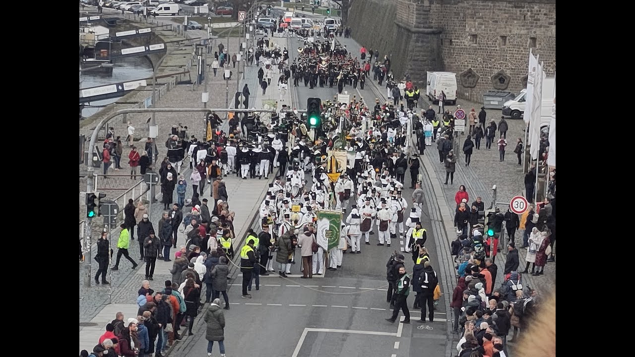 Große Bergparade in Dresden am 20.12.2025 | Start der Parade auf'm Terassenufer