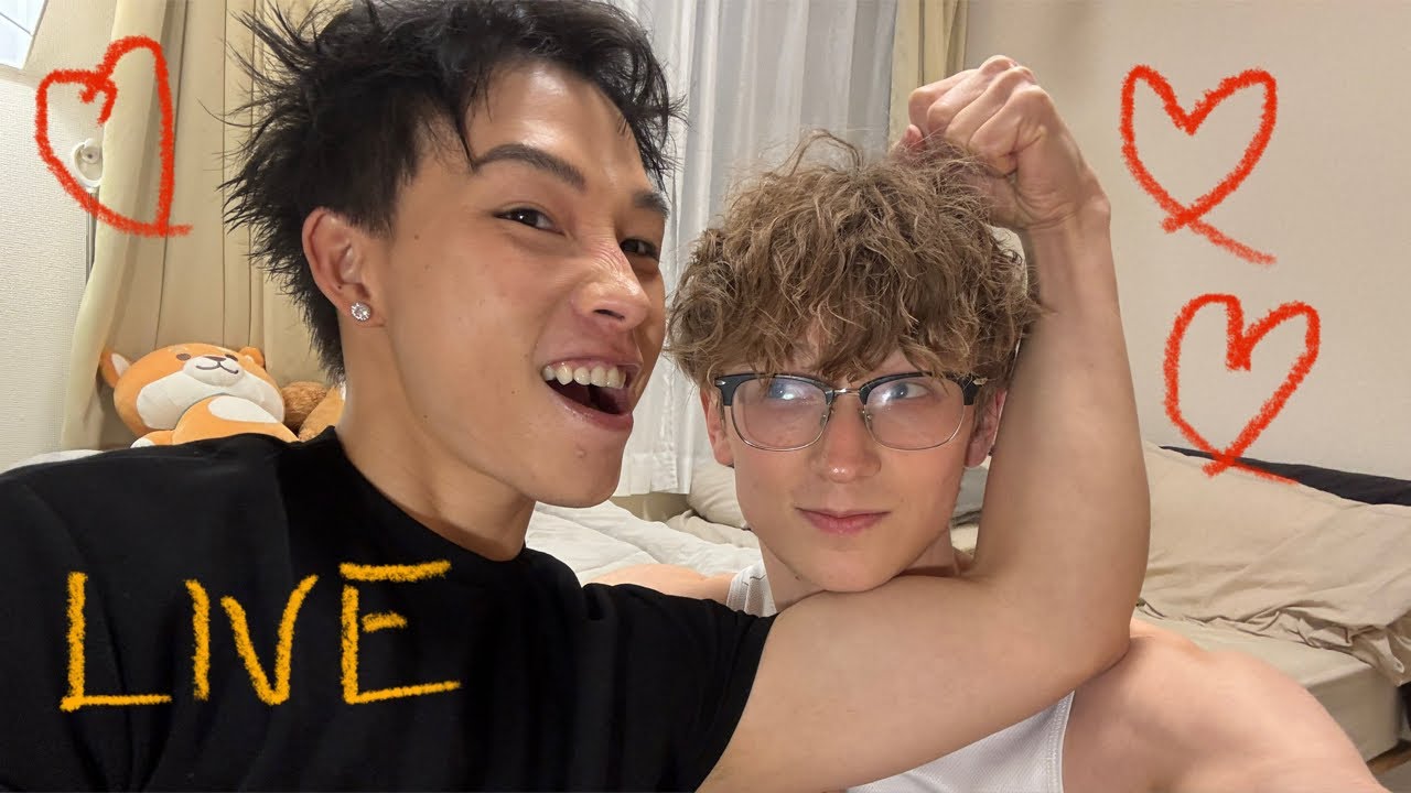 Kissing my Boyfriend LIVE 🥰 lol