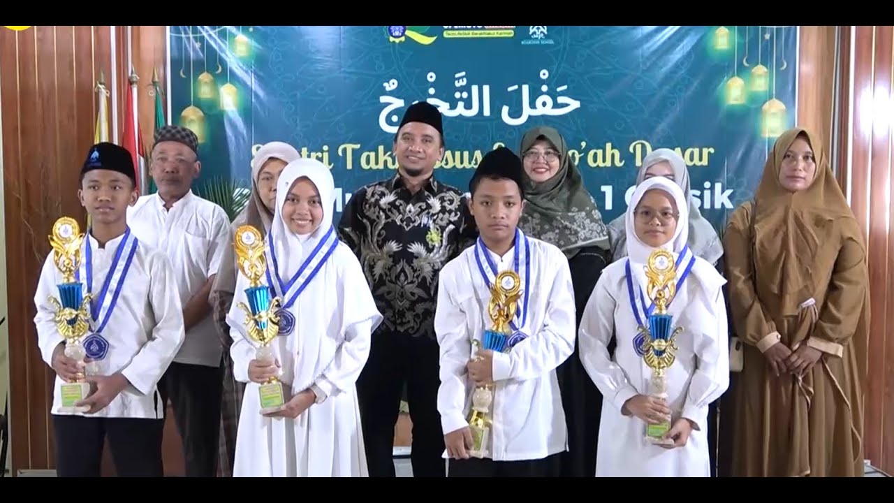 Momen Haru Haflah Takhrij Spemutu Gresik | Mahkota Surga untuk Ayah Bunda