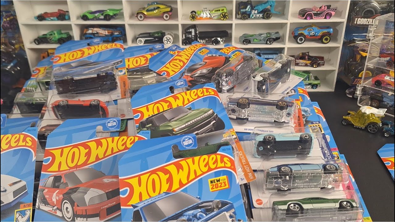 Огляд моделек машинок Hot Wheels 2023 року