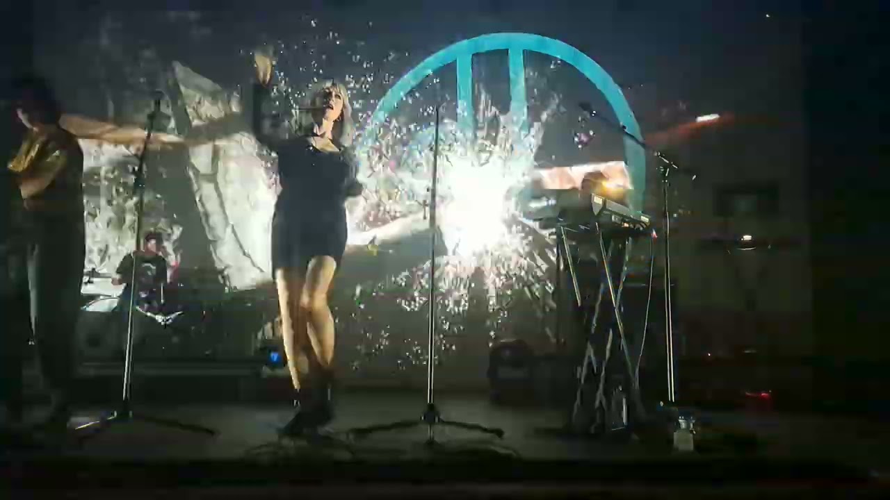 Ladytron: 