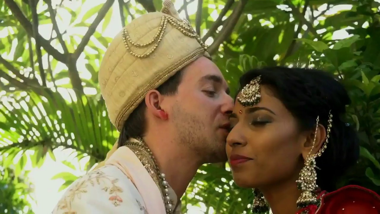 Cérémonie laïque de mariage spirituel à l' Ile Maurice  par officiante chanteuse Ariane Douguet
