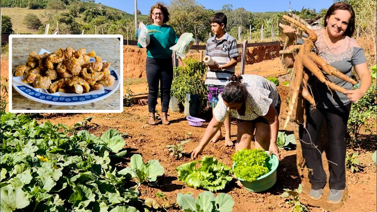 Domingou aqui nessa Roça/ Fizemos a Feira/ Doce de casca de limão/ torresmo pururuca / muita alegria