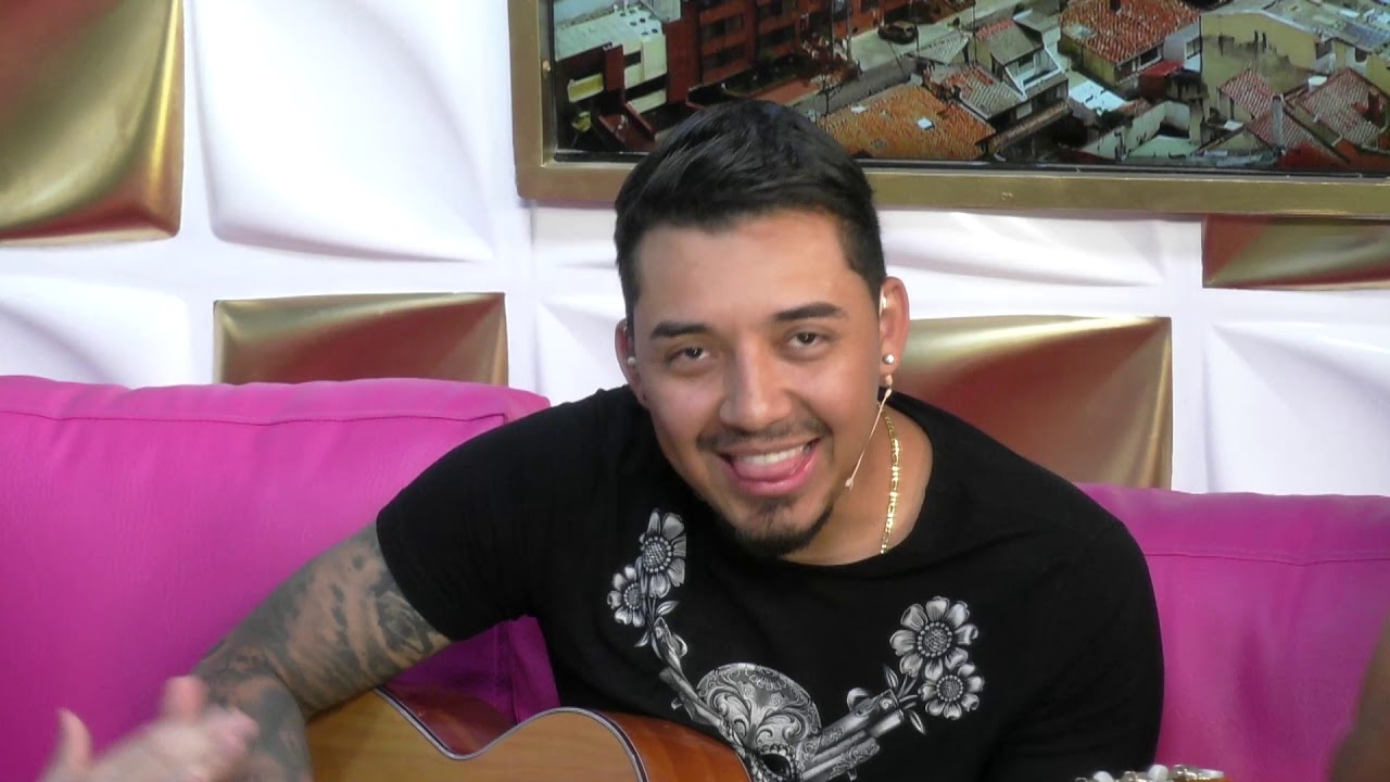 Shirly le va al remedio para aliviar el dolor de garganta que propuso Lokillo en el #KalleLaJeta