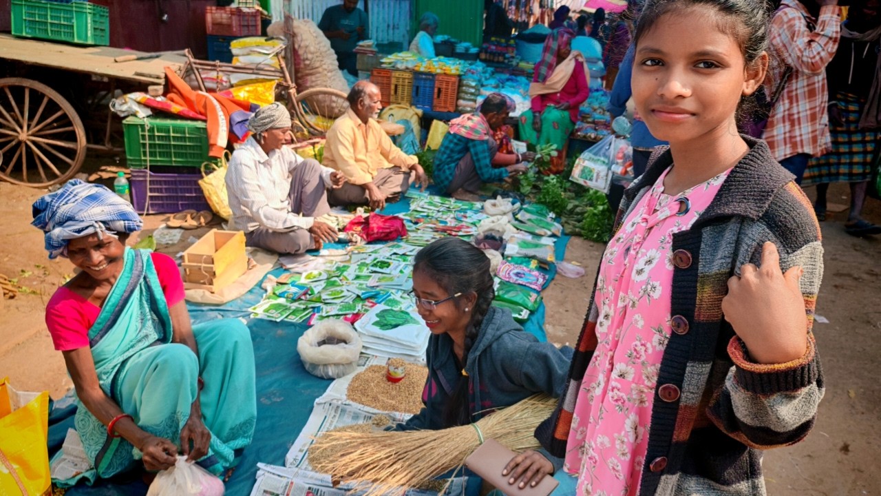 पहली बार जींस पहन के मंगला हाट | Chaibasa mangla haat 2025 | Jharkhand tribal market | dongal bazar