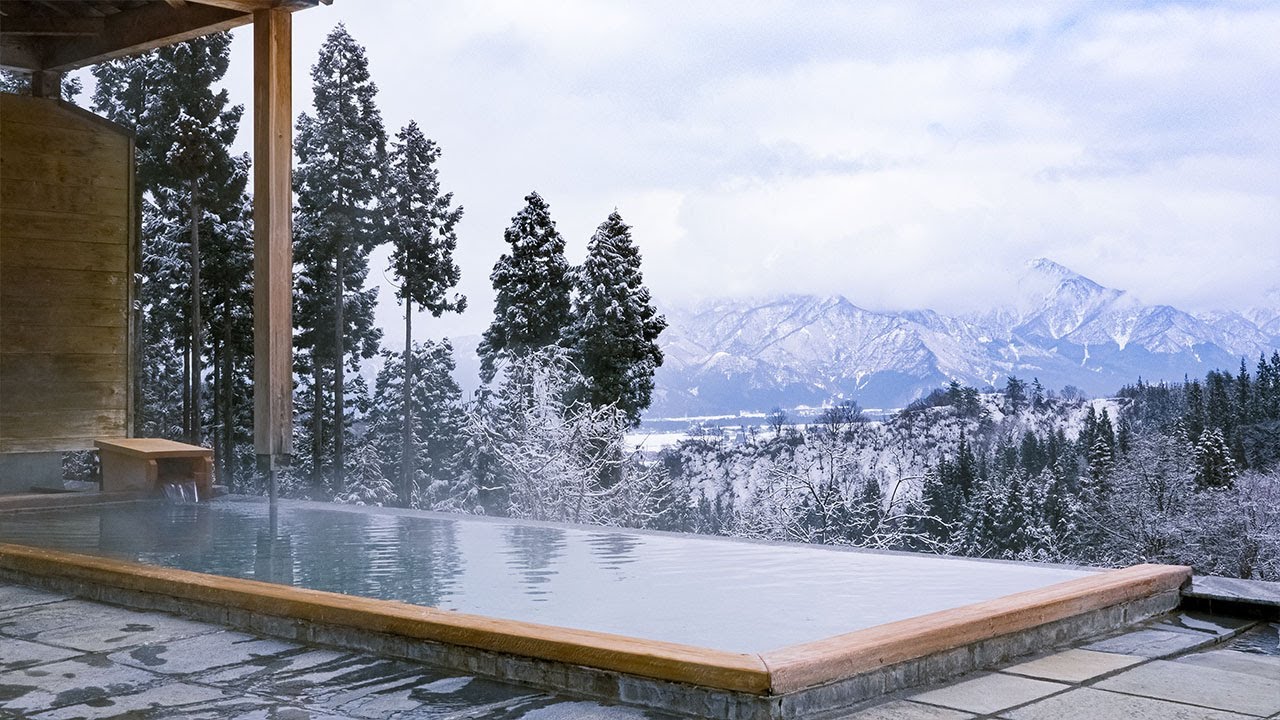 Пребывание в Hidden Onsen Ryokan в снежной деревне Японии | Сатояма-дзюдзё Ниигата