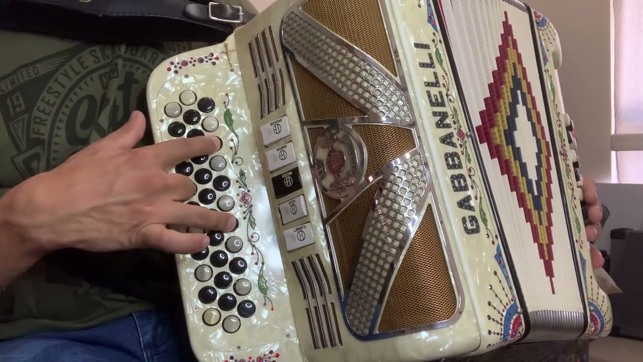 Escala en octavas de Sib, acordeon de Fa