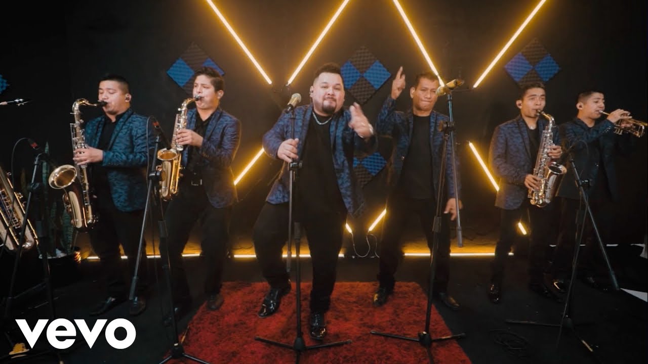 Tropilatinos - María Cristina