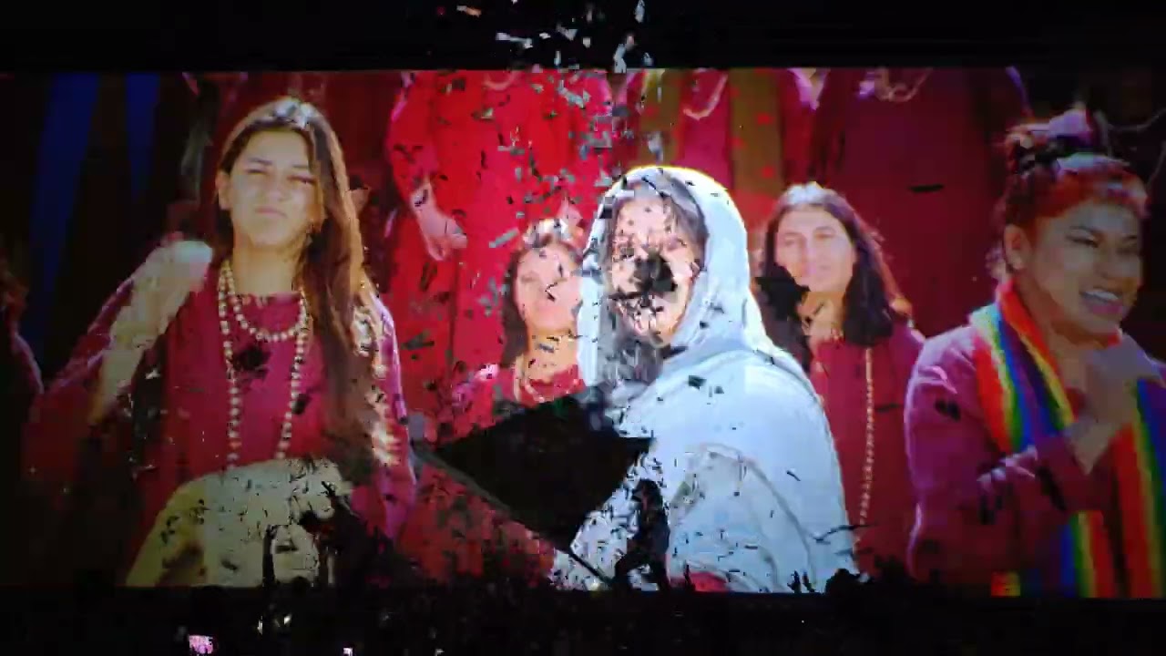 Ninne Ninne Song || Deshamuduru Re-release || Sandhya theatre response || Allu Arjun fans Hungama 🔥🔥