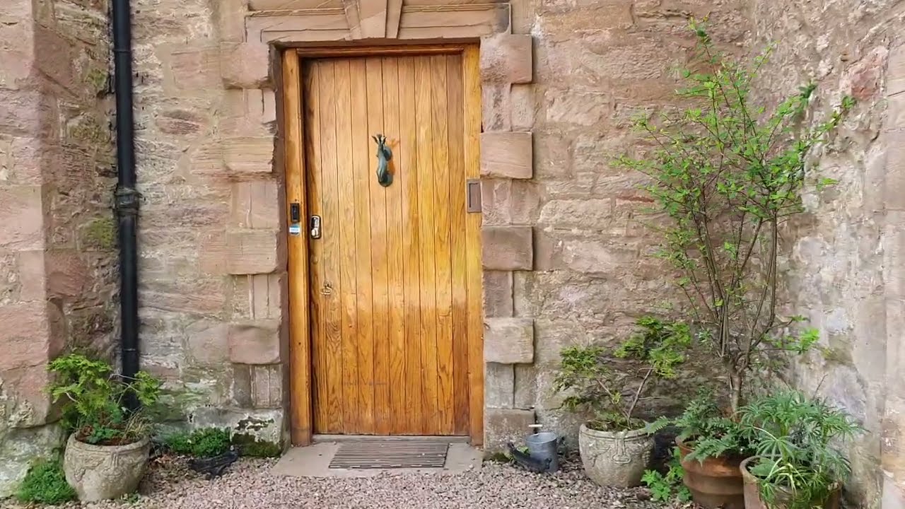 Video tour of Courtyard and history - Monkton House