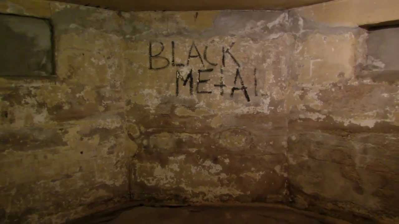 Inside HELVETE (Oslo, September 2013)