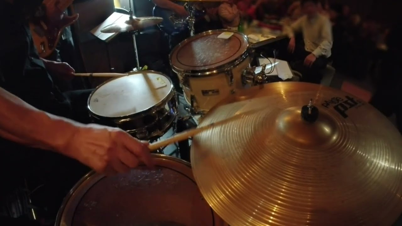 3 ドラム drums カメラの映像　山形ベンチャーズ　2025.12.20 長井市サファリ LIVE-3