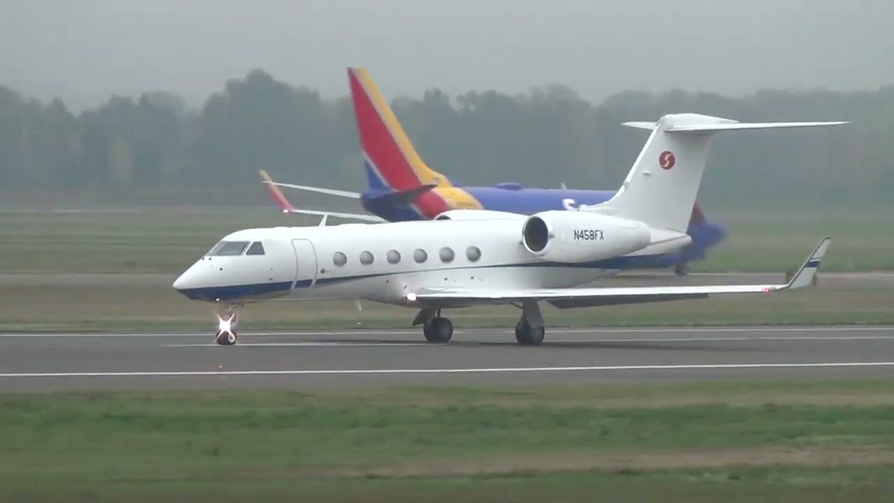 Gulfstream G450 Takeoff