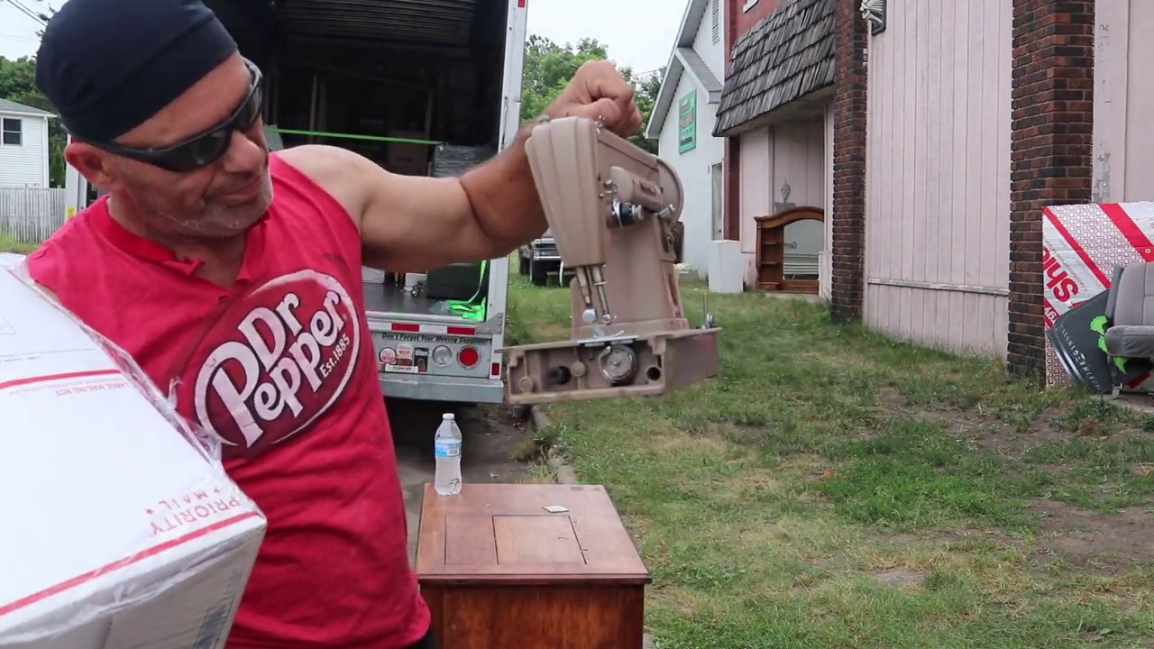 Part 2 Tons of Vintage Sewing Machines found a must see! This will blow your mind!