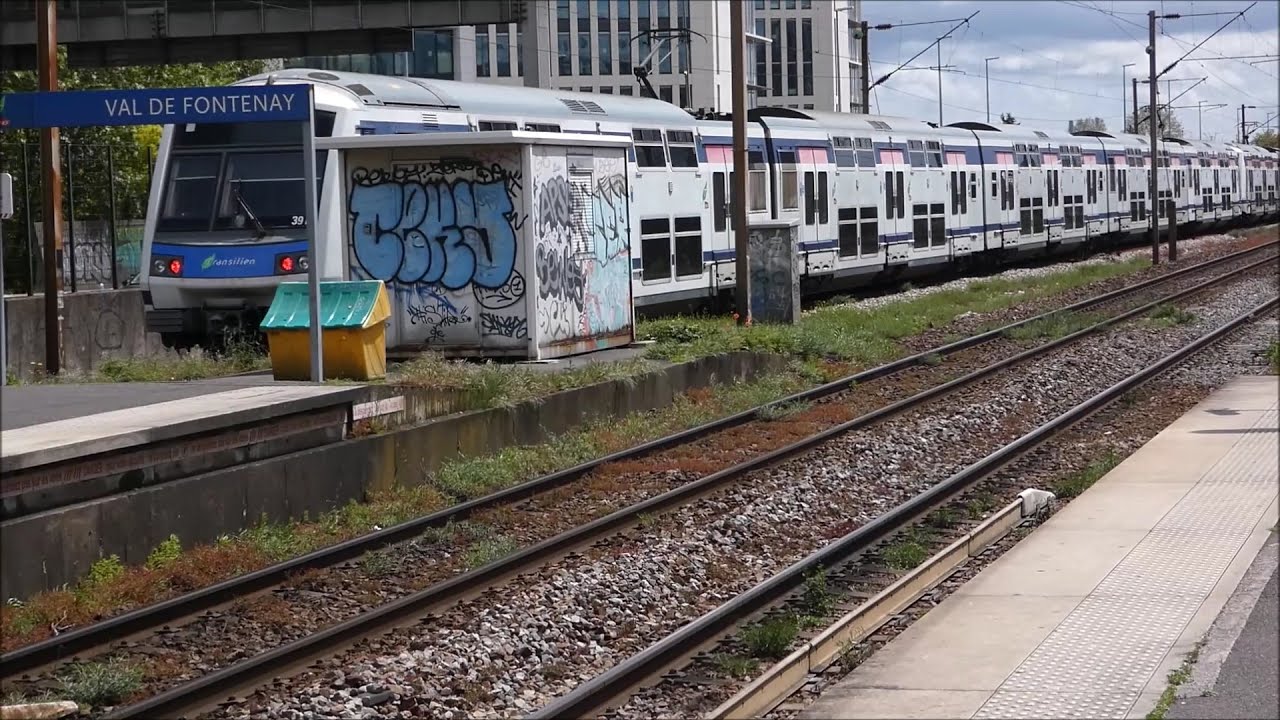 [RER A et E] Spot à la gare du Val de Fontenay en plein milieu de l'A86