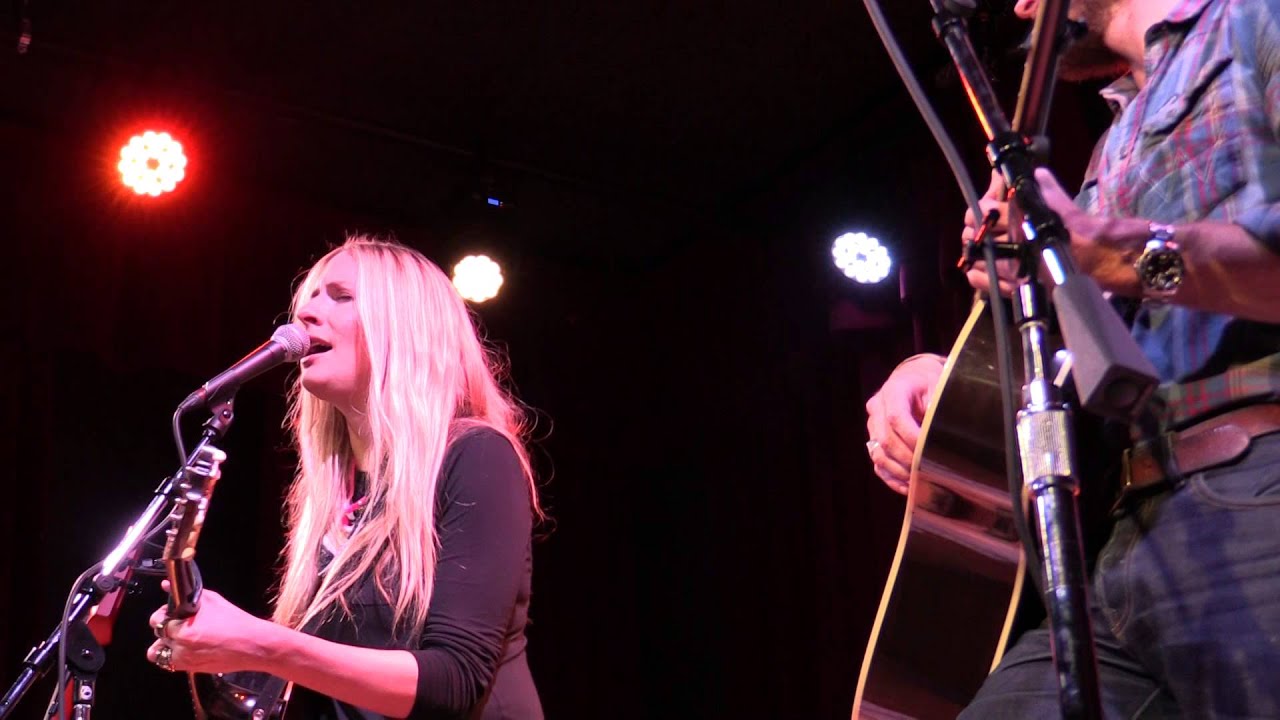 Holly Williams, 