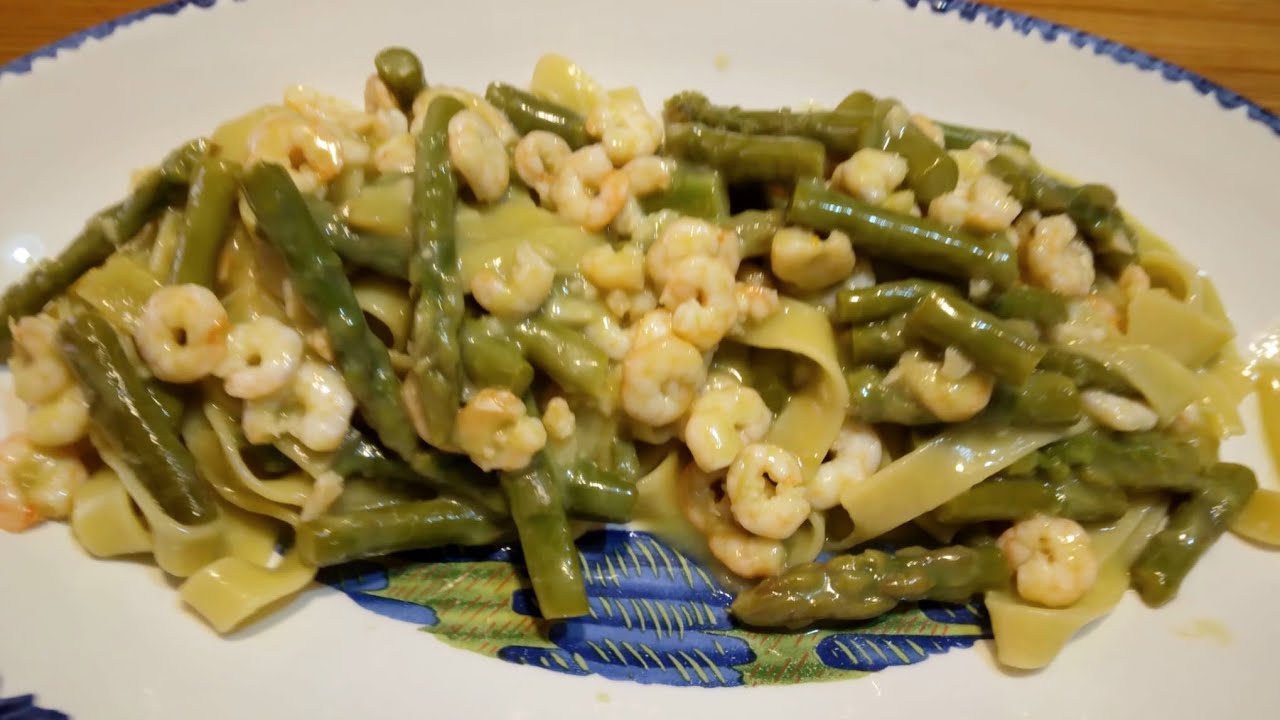 TAGLIATELLE CON GAMBERI E ASPARAGI