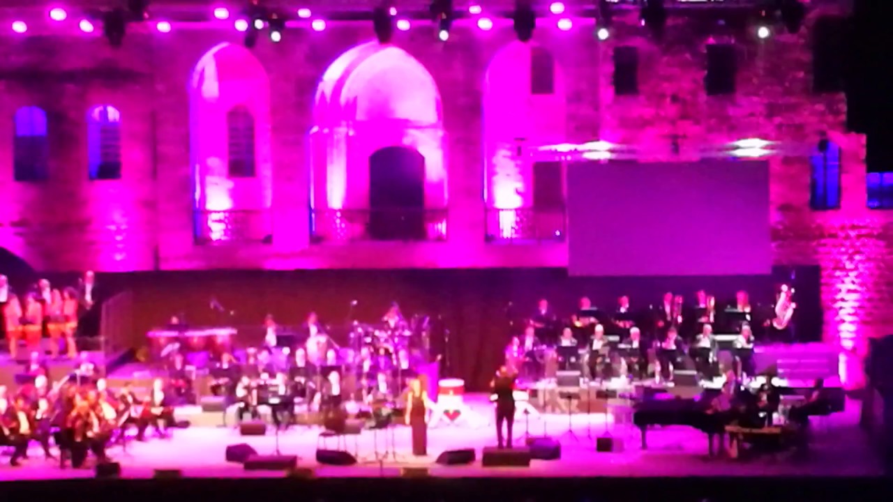 Bektob Esmak Ya Habibi (Ziad Rahbani- Beiteddine Concert 13-07-2018)