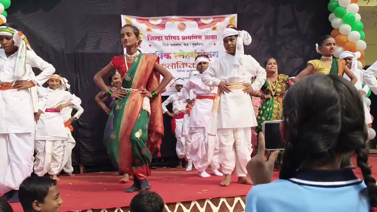 Save water song.  आजा रे आजा रे सुनले ओ पुकार गुजरिया गाणे.