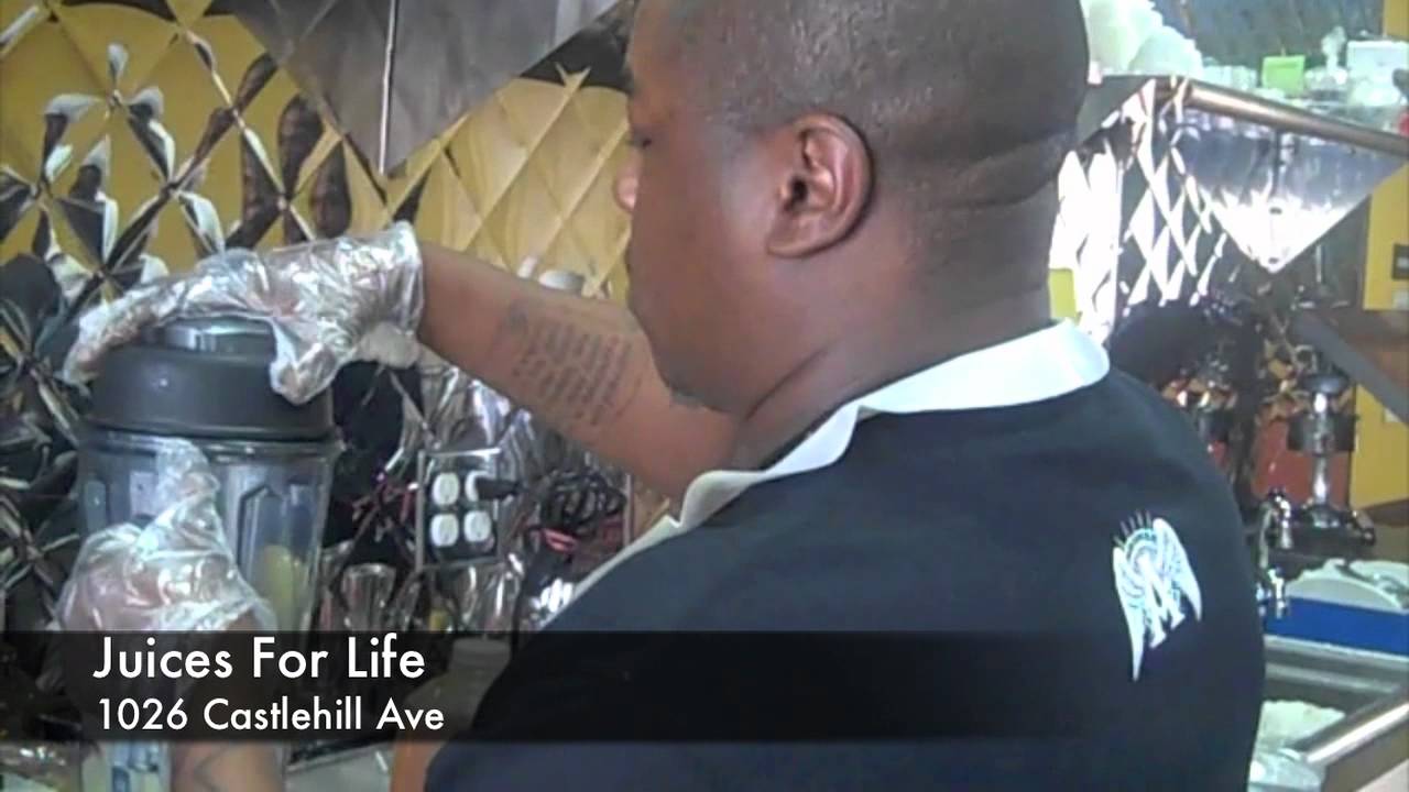 Jadakiss making his juice at juices for life