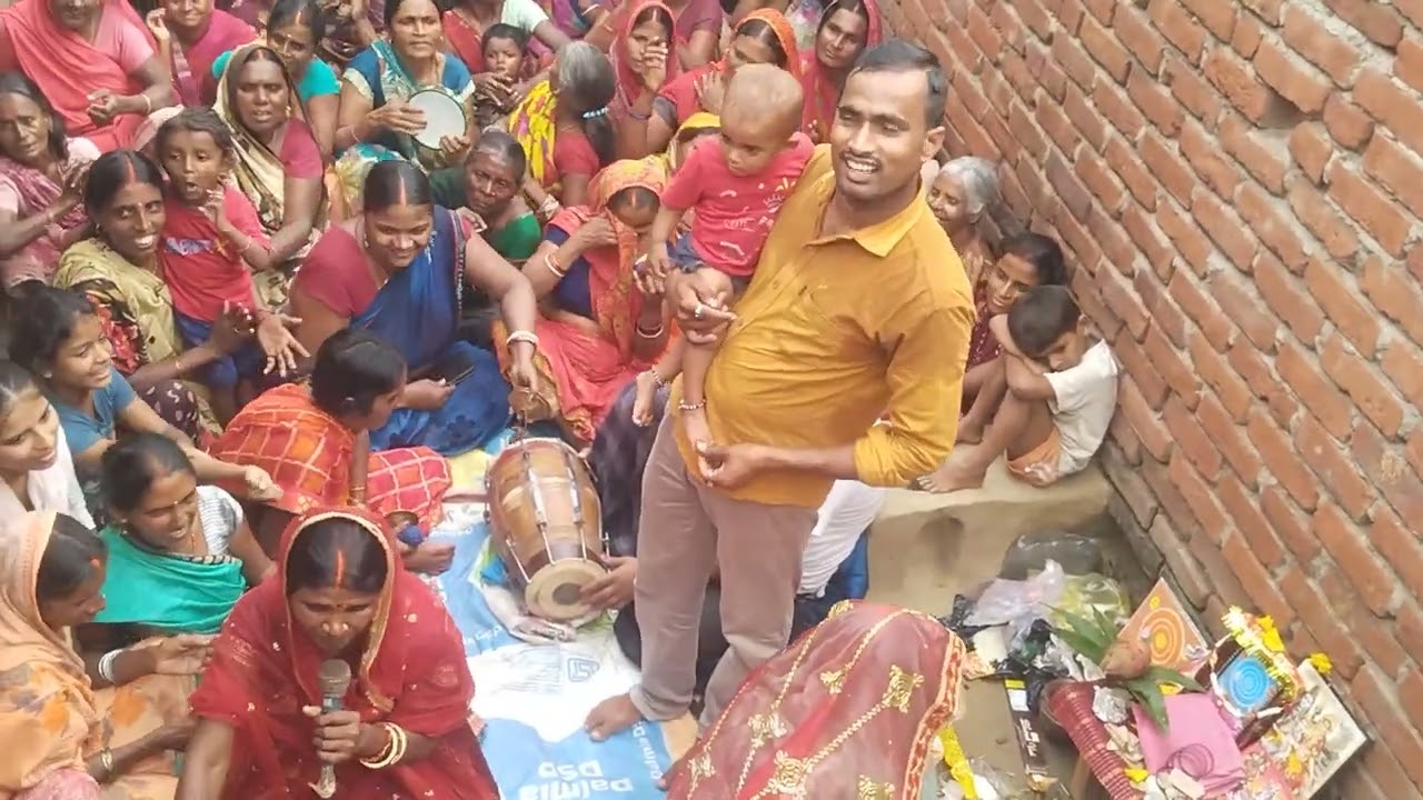 Ham roj Papa ne budhiya hai Ganga Maiya kar de lalba he Ganga Maiya